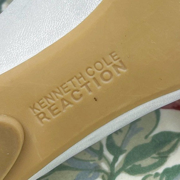 Kenneth Cole REACTION | Slip On By Silver Shimmer Flats | Sz 6.5 - Picture 9 of 13